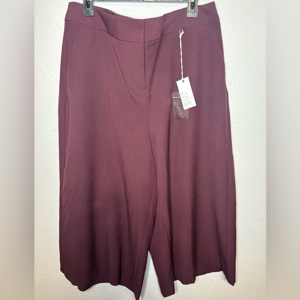 NWT LANE BRYANT The Allie-wide leg crop. 16R. Maroon